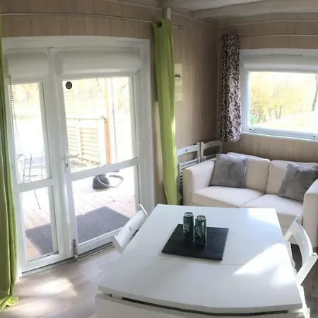 Bourguette בית נופש *